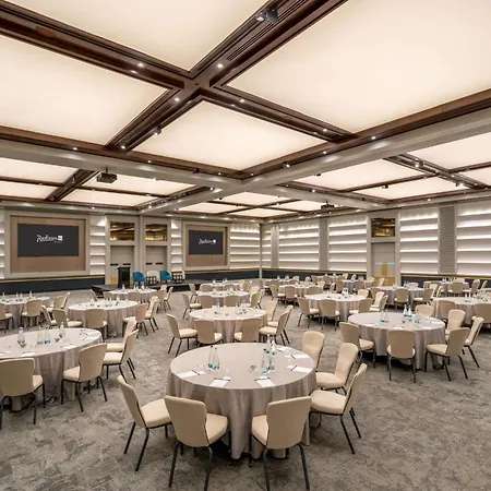 Radisson Blu 5* Boekarest