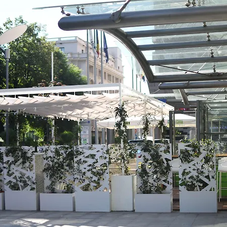 מלון Radisson Blu 5*