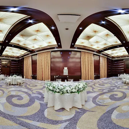 Radisson Blu 5* בוקרשט