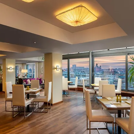 מלון Radisson Blu 5*